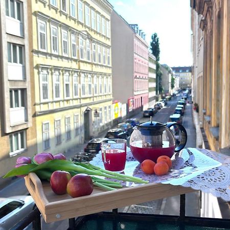 Big And Comfortable Mariahilfer Apartment Wina Bagian luar foto
