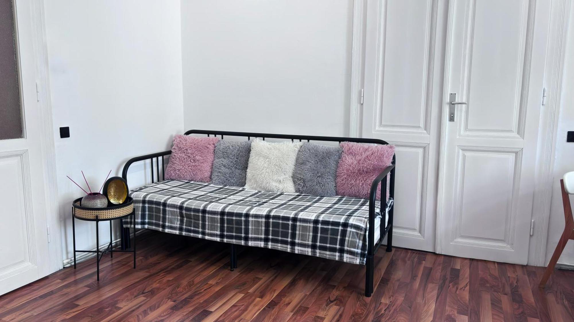 Big And Comfortable Mariahilfer Apartment Wina Bagian luar foto